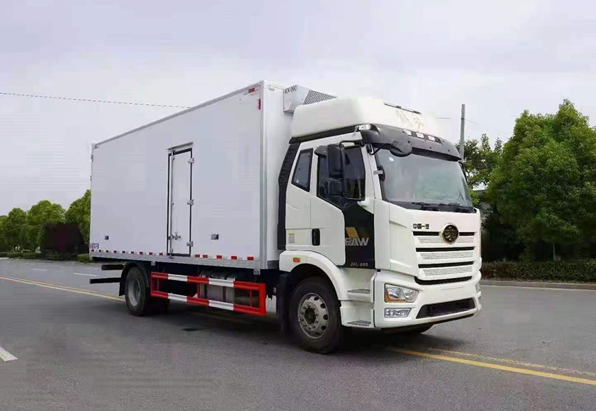 解放J6L精英版高頂雙臥冷藏車(chē)