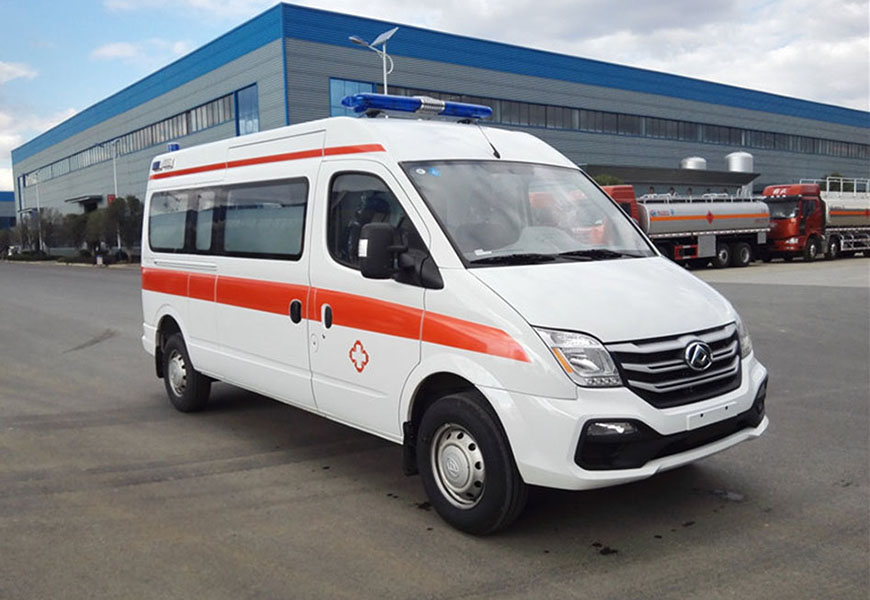 國六大通V80長軸中頂轉(zhuǎn)運型救護(hù)車