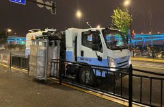 護(hù)欄清洗車，城市道路保潔好幫手